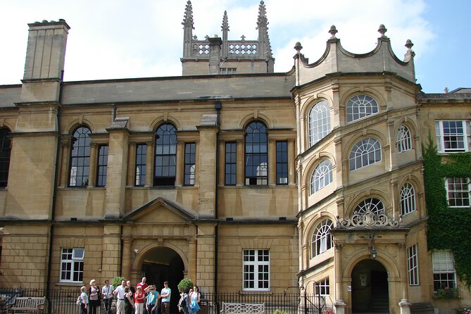 1.5-hour Oxford City and University Walking Tour - The pace and walking effort