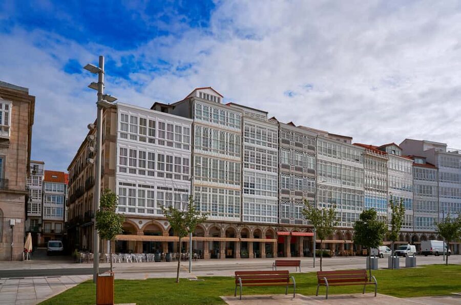 A Coruña: Historic Walking Tour Old Town and Highlights - Key points at a glance