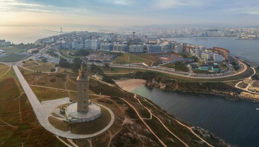 A Coruña: Historic Walking Tour Old Town and Highlights - What the guide adds to the experience