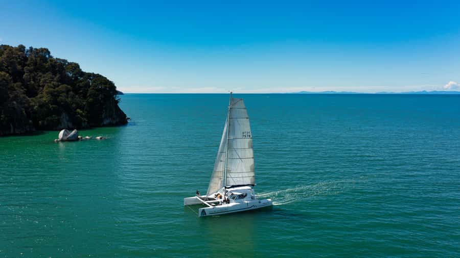 Abel Tasman National Park: Sailing and Self-Guided Walk - Two and a half hours along the Abel Tasman coast
