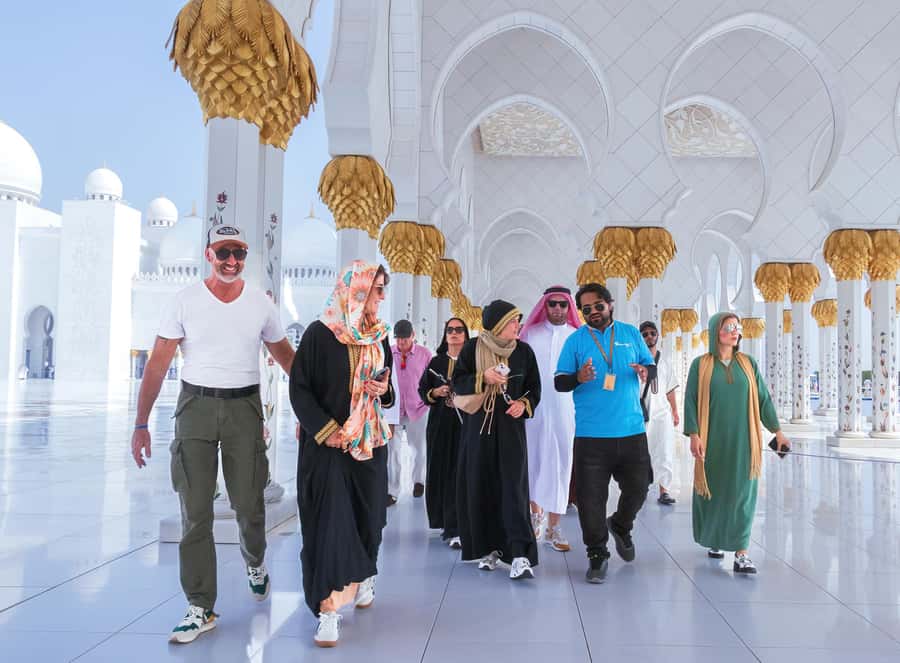 Abu Dhabi: Guided Walking Tour at Sheikh Zayed Grand Mosque - Key points to know before you book