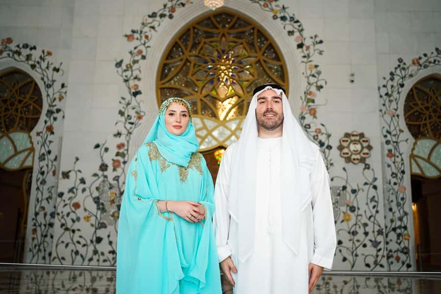 Abu Dhabi: Guided Walking Tour at Sheikh Zayed Grand Mosque - Who should book this mosque tour?