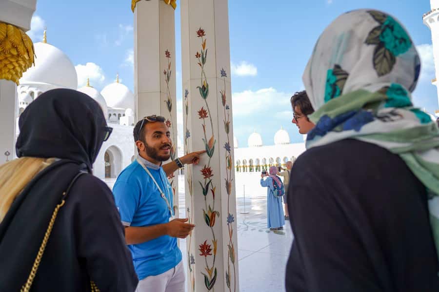 Abu Dhabi: Guided Walking Tour at Sheikh Zayed Grand Mosque - Meeting at Al Khayma Heritage Restaurant