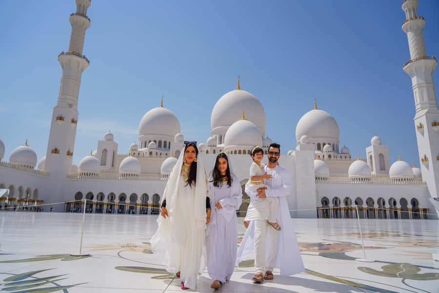 Abu Dhabi: Guided Walking Tour at Sheikh Zayed Grand Mosque - The approach to a 30-acre landmark