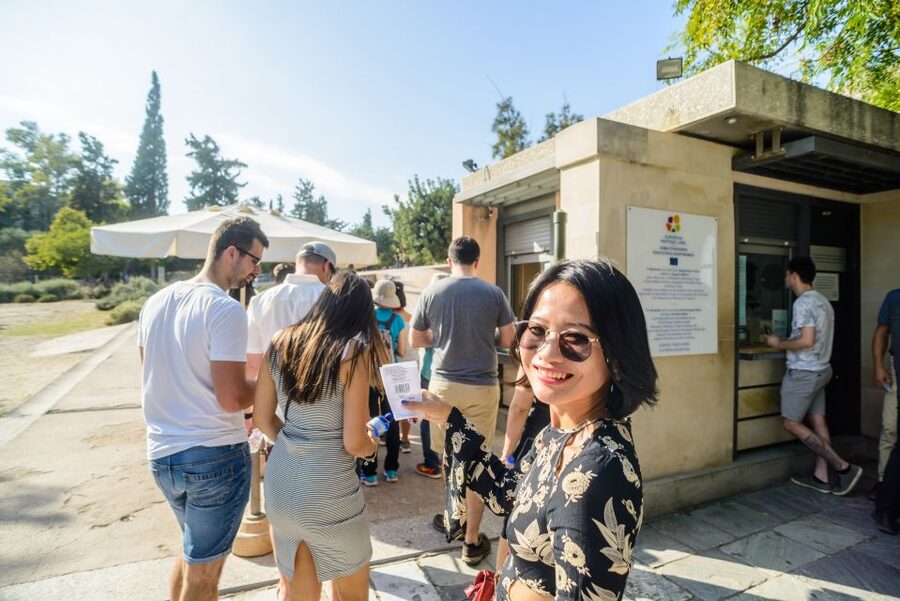 Acropolis: Acropolis and Parthenon Guided Walking Tour - The guides make the biggest difference
