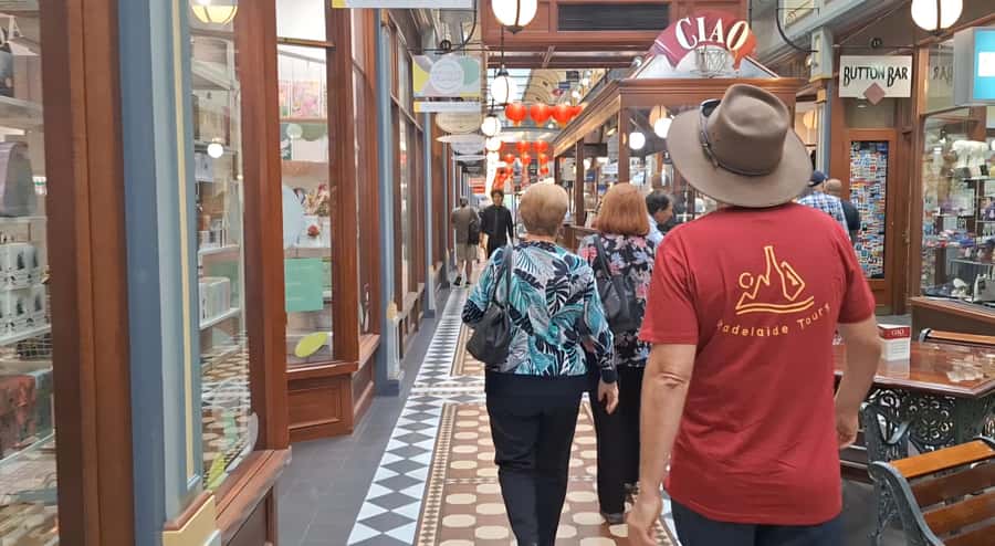 Adelaide: Guided Ultimate Walking Tour with Drink and Snack - How much walking and sitting to expect