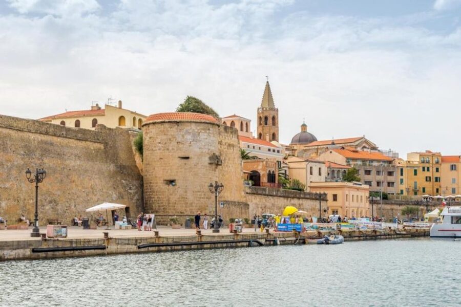 Alghero: Historic Center Walking Tour with A Local Guide - Who will get the most from this tour?