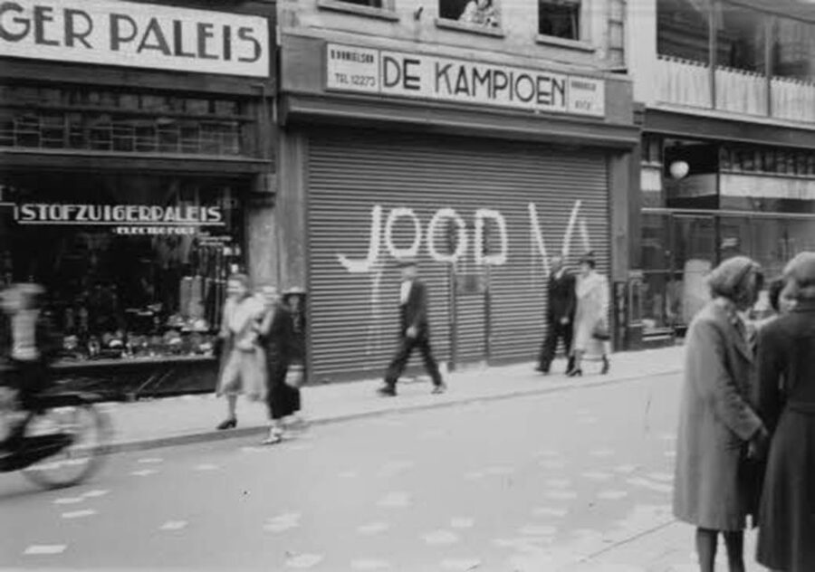 Amsterdam: Anna Frank and World War II History Walking Tour - Practical advice for making the most of it