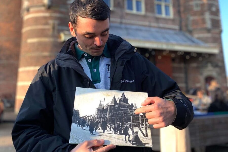 Amsterdam: Anne Frank Guided Small Group Walking Tour - Nieuwezijds Voorburgwal 120 and the changing city