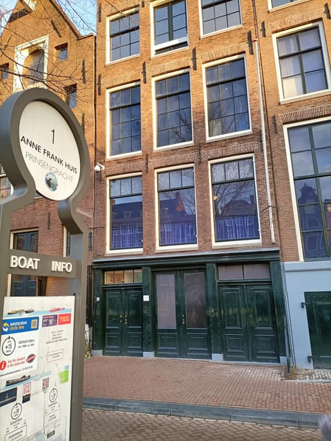 Amsterdam: Anne Frank Guided Small Group Walking Tour - The Anne Frank Monument offers a quiet pause