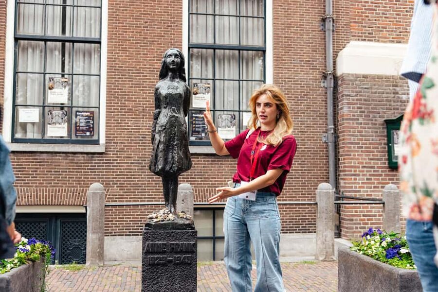 Amsterdam: Anne Frank Guided Walking Tour in DE/EN/IT/ES - Why the diary readings work so well