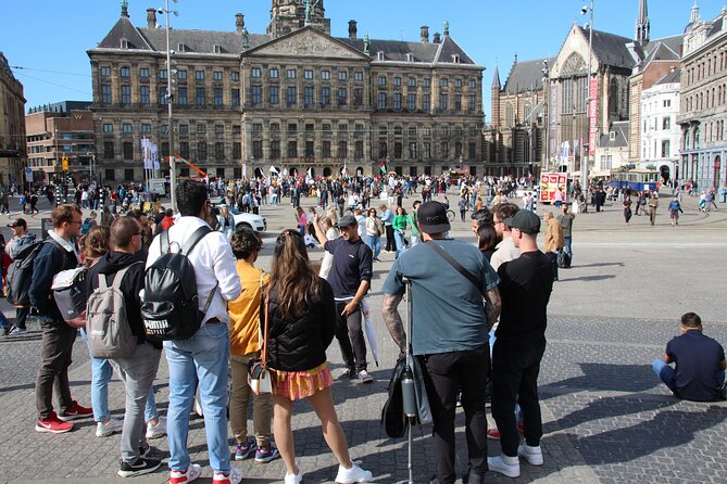 Amsterdam: Anne Frank Small Group Walking Tour - The guides make or break the experience
