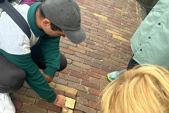 Amsterdam: Anne Frank Small Group Walking Tour - Small group size and walking pace