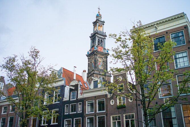 Amsterdam: Cultural Highlights in English/German/Italian - Nieuwe Kerk and Magna Plaza: religion beside commerce