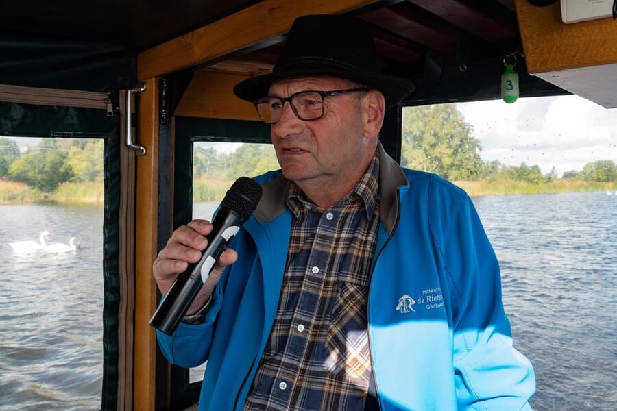 Amsterdam: Giethoorn Tour Scenic Cruise, Cheese & Free Time - Two hours by comfortable coach