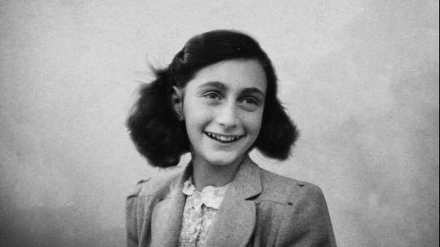 Amsterdam: Guided Anne Frank Small-Group Walking Tour - What this Anne Frank tour actually offers