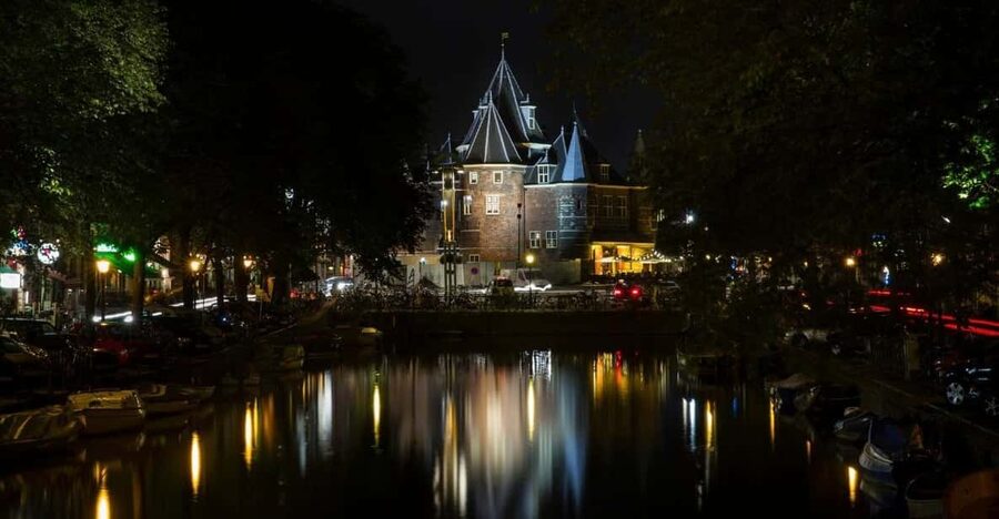 Amsterdam: Haunted History and Ghost Walking Tour - Blood Street and Amsterdam’s violent past