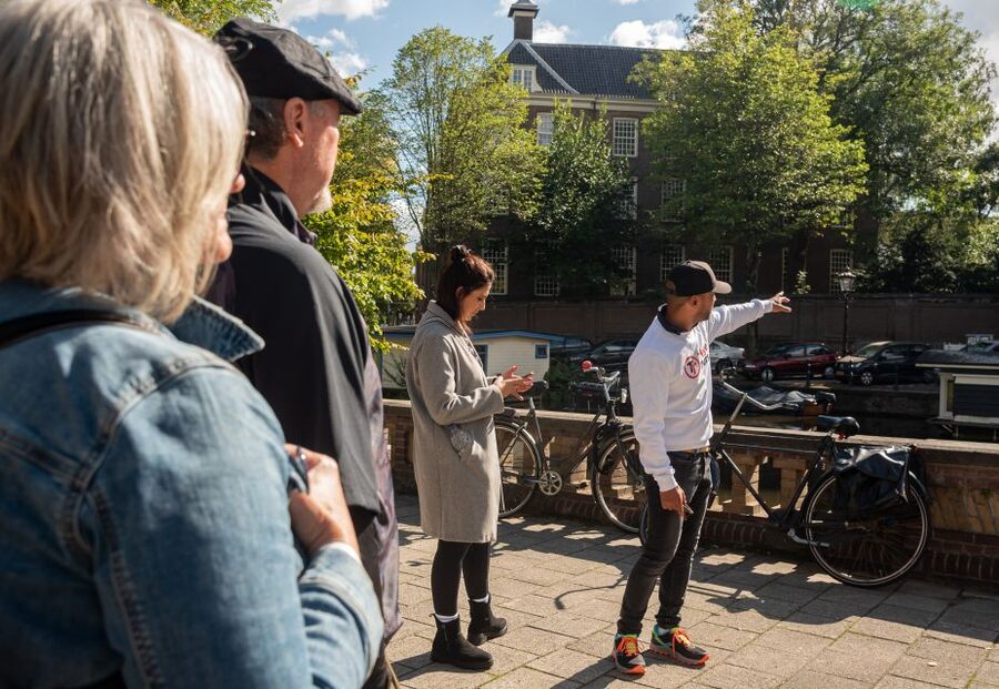 Amsterdam: Highlights & History Walking Tour - Meeting outside Park Plaza Victoria Hotel