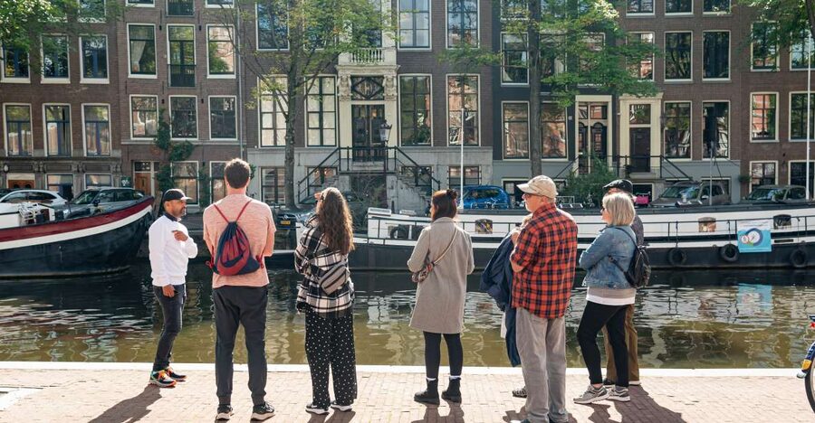 Amsterdam: Highlights & History Walking Tour - The red-light district with context, not just spectacle