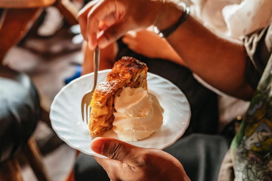 Amsterdam: Jordaan District Local Food Walking Tour - Why Jordaan makes a good food tour setting