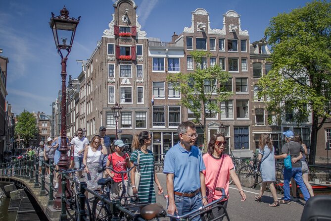 Amsterdam Private Historical Walking Tour - Begijnhof offers a quieter turn