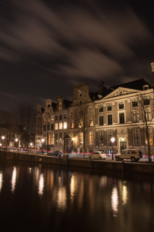 Amsterdam: Private Walking Tour with a Local - A useful orientation for your first day