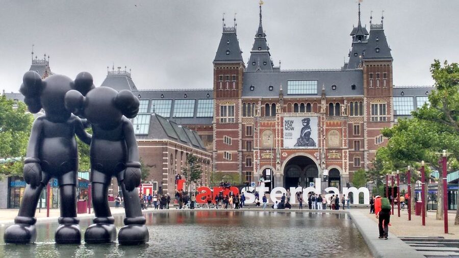 Amsterdam: Private Walking Tour with a Local - Timing and cancellation details that matter