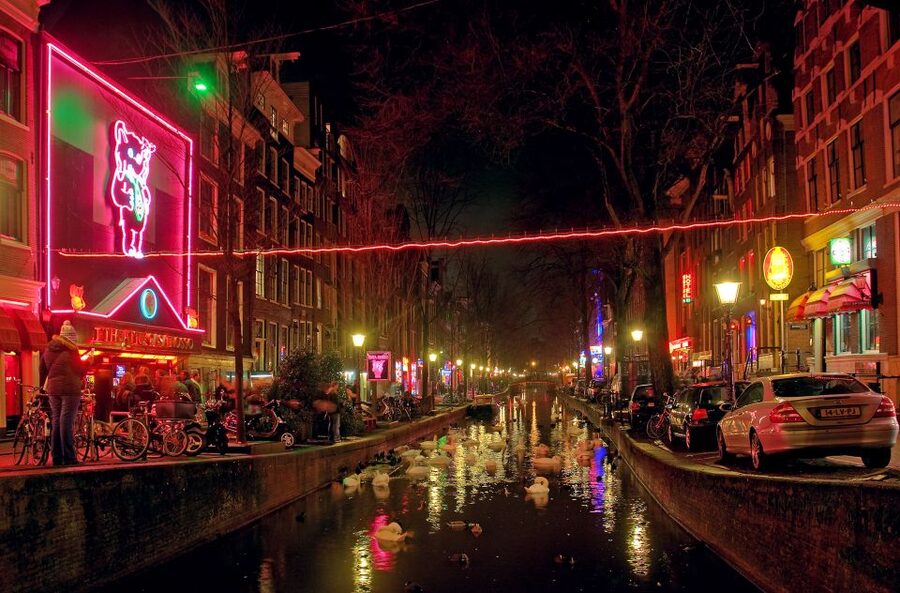 Amsterdam: Sex, Drugs, and Freedom Walking Tour - Starting among Amsterdam’s famous streets