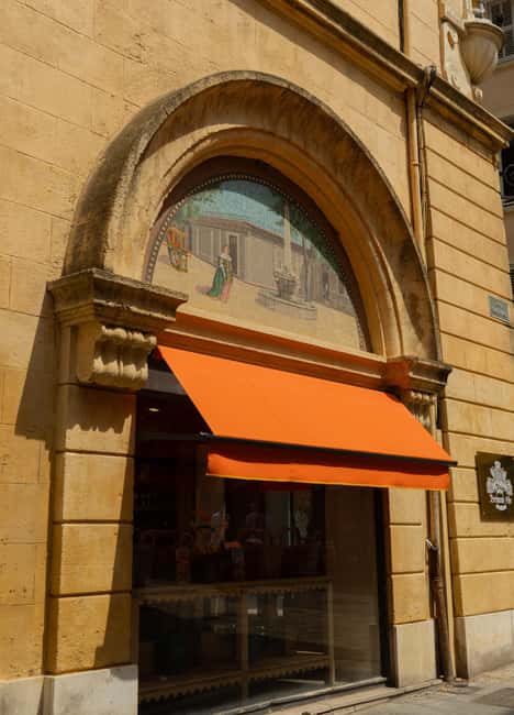 An Aix-traordinary Walking City Tour of Aix-en-Provence - The guide’s style and local perspective