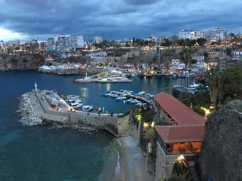 Antalya: Old Town Walking Tour with Dessert Tasting - The old streets of Kaleiçi