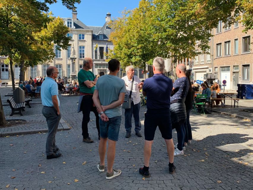 Antwerp: City Highlights Walking Tour - Vlaeykensgang and the pleasure of finding the side streets