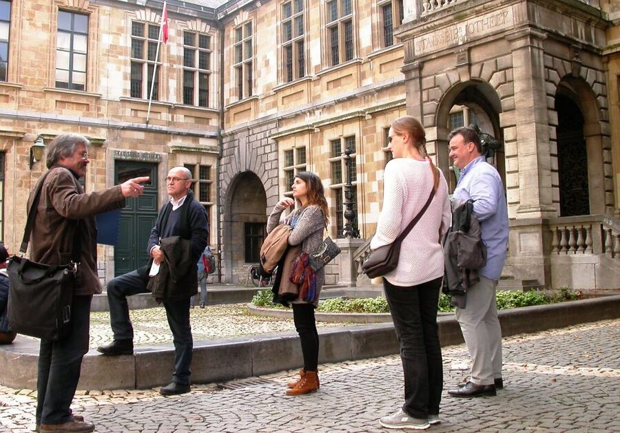 Antwerp: City Highlights Walking Tour - Cathedral of Our Lady and the city hall