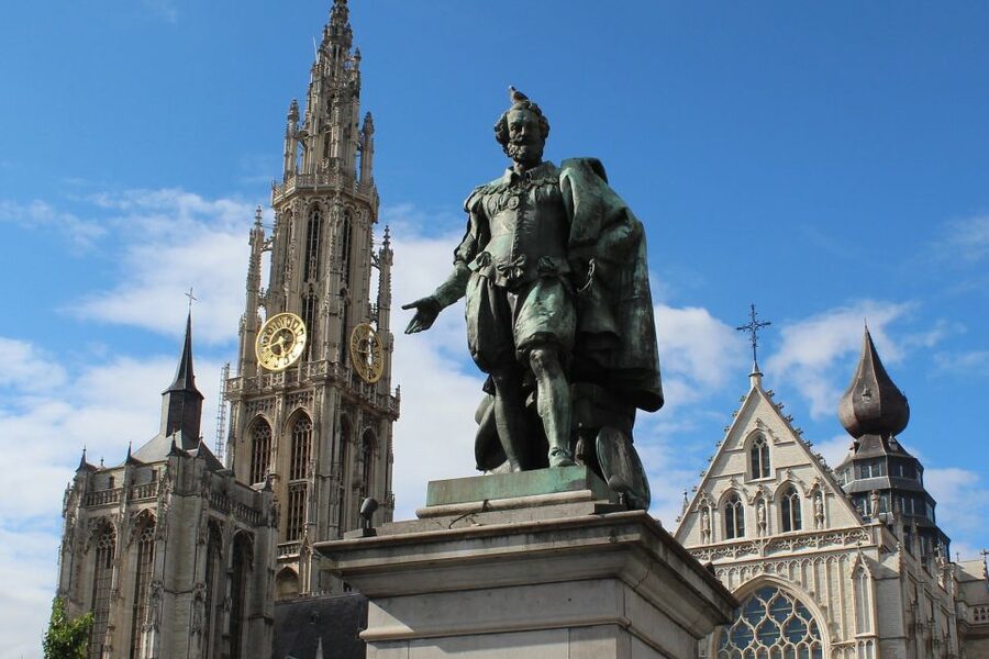 Antwerp: Private Walking Tour with a Local - Choosing your meeting point at Brabo’s Monument or Den Engel