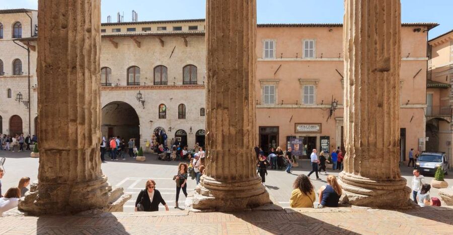 Assisi: Old Town Guided Walking Tour - Roman remains beside medieval churches