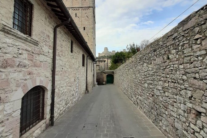 Assisi Private Walking Tour including St. Francis Basilica - What happens on restricted church days
