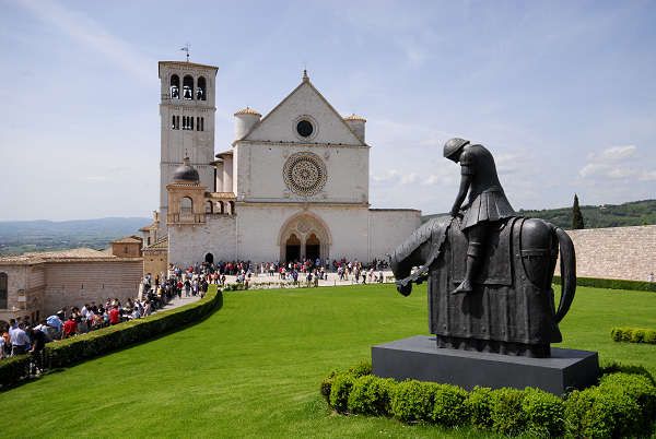 Assisi: Private Walking Tour with St. Francis Basilica - Why this route works in Assisi