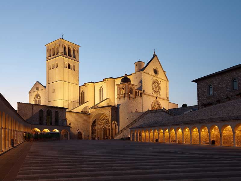 Assisi: Private Walking Tour with St. Francis Basilica - Who should book this Assisi walk?