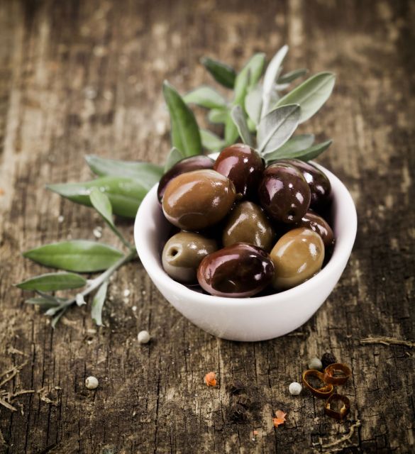 Athens: Greek Food Discovery Small Group Walking Tour - Spice Street and Greek saffron