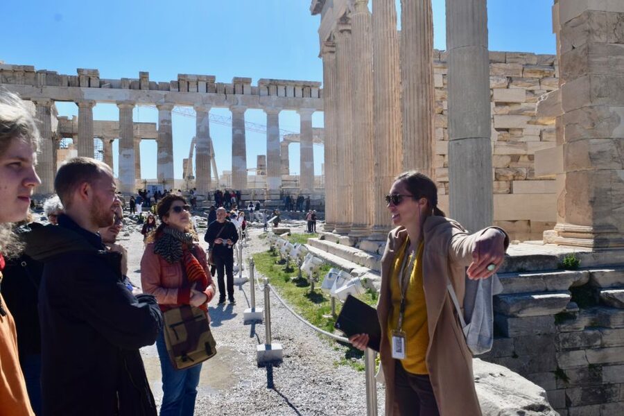 Athens: The Acropolis Guided Walking Tour in German - Seeing the Temple of Athena Nike