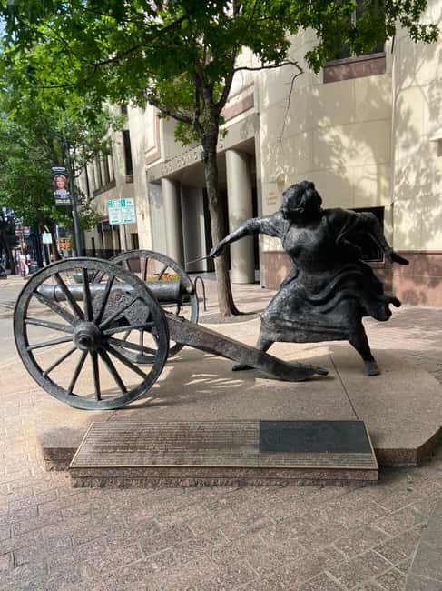 Austin: Morning History Walking Tour of Downtown Austin - Six details that make this Austin walk useful