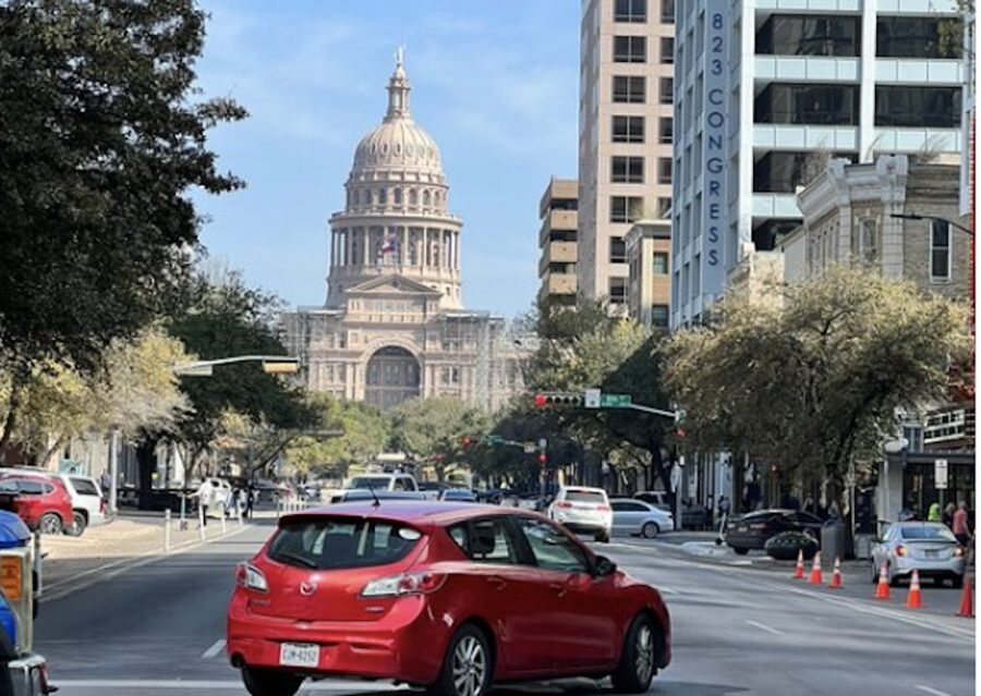 Austin: Morning History Walking Tour of Downtown Austin - Sixth Street, music venues, and Voodoo Donuts
