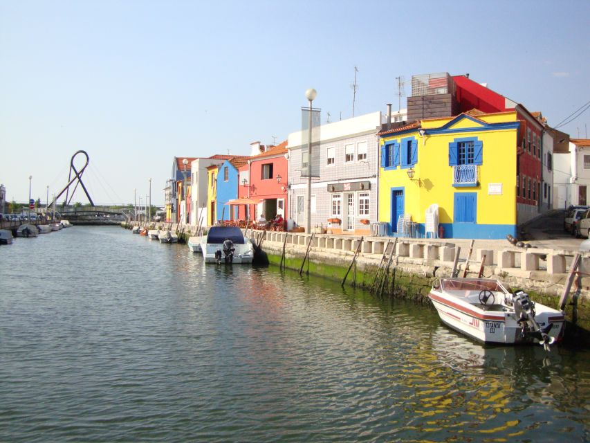 Aveiro: Walking Tour, Boat Cruise, Sweets & Church Entrance - The two-guide format