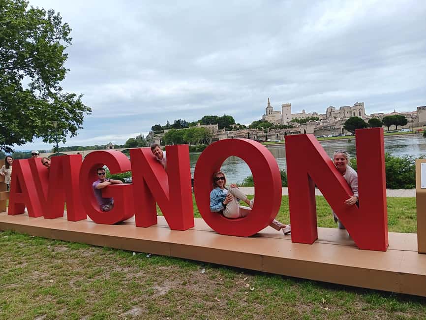 Avignon: City Walking Tour with Popes Palace Entry - What the guides add to the experience