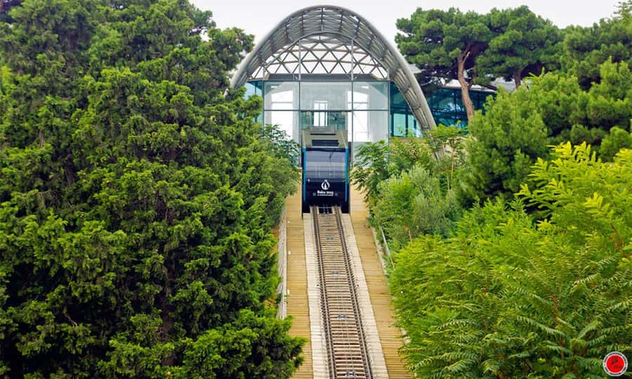 Baku: Stunning Walking Tour of Historical and Modern City - Highland Park and the best city view