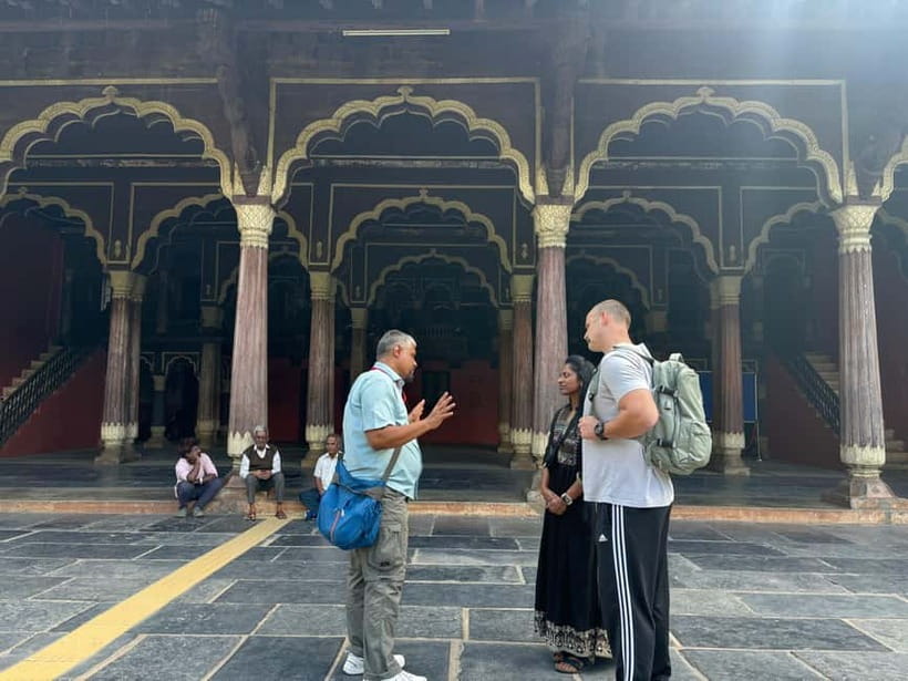 Bangalore: Palace, Temples, Fort & Markets Walking Tour - KR Market, where Bangalore gets loud and fragrant