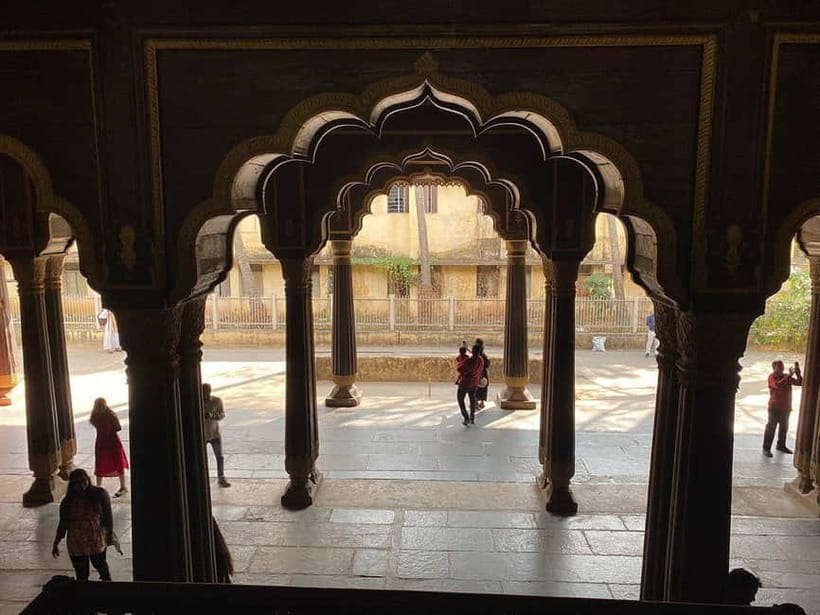 Bangalore: Palace, Temples, Fort & Markets Walking Tour - Quiet details inside the Jain temple