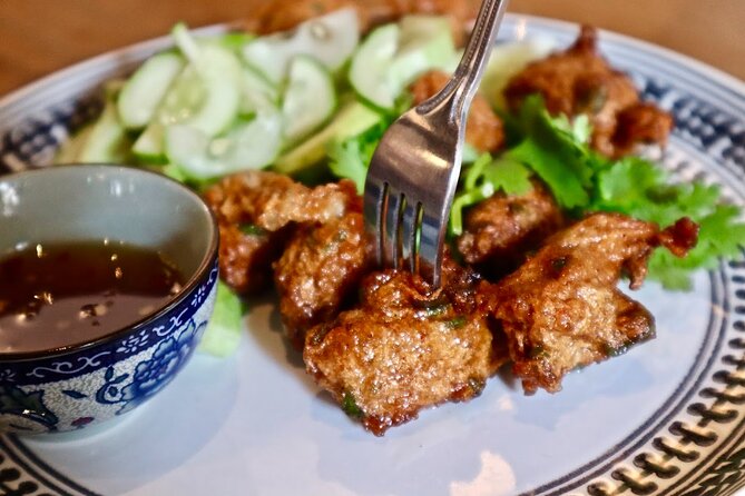Bangkok by Night Food Tour with 10+ Tastings in Chinatown - Why this tour works as a first Bangkok evening