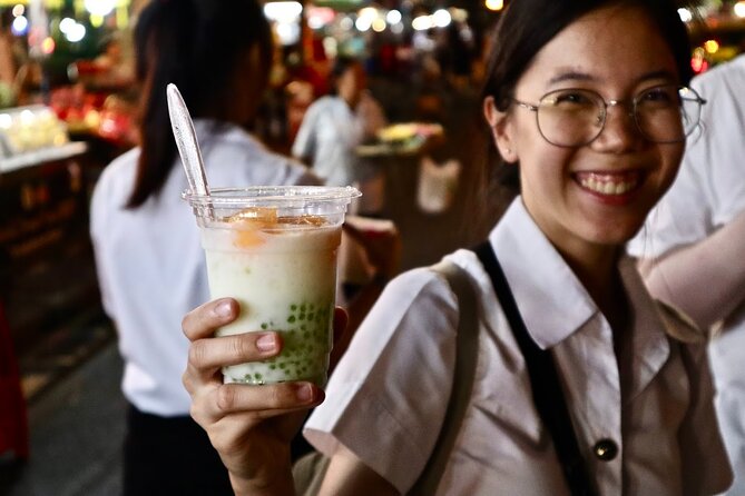 Bangkok by Night Food Tour with 10+ Tastings in Chinatown - Temple time, cultural stories, and the balance of the evening