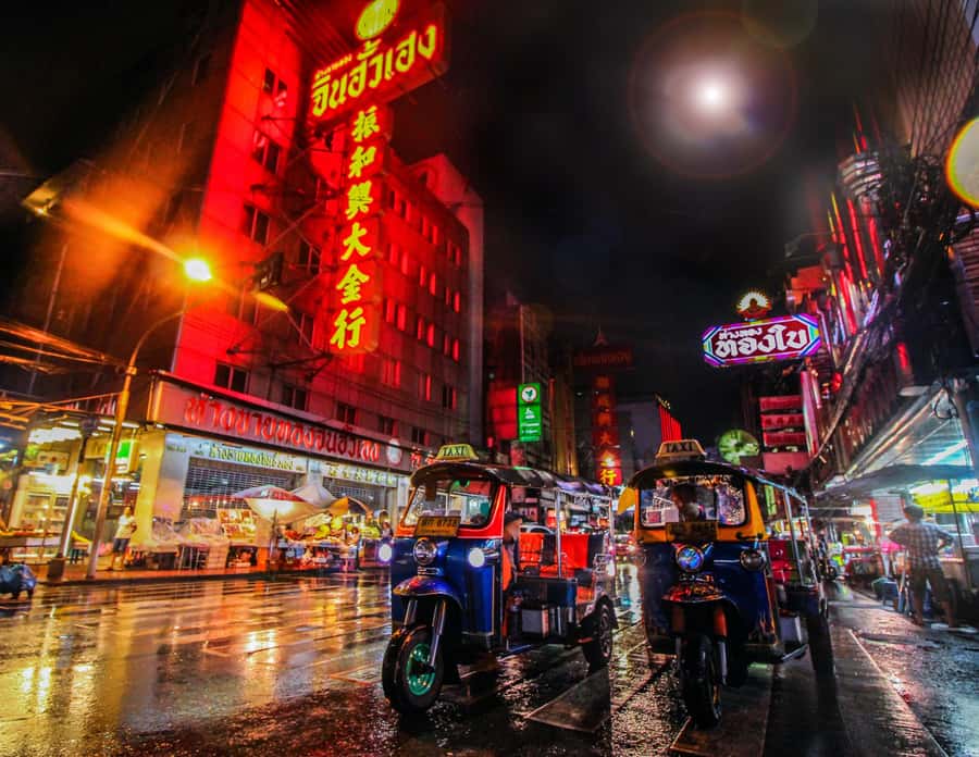 Bangkok: Chinatown by Night Walking Tour - Meeting at Hua Lamphong and finding your bearings