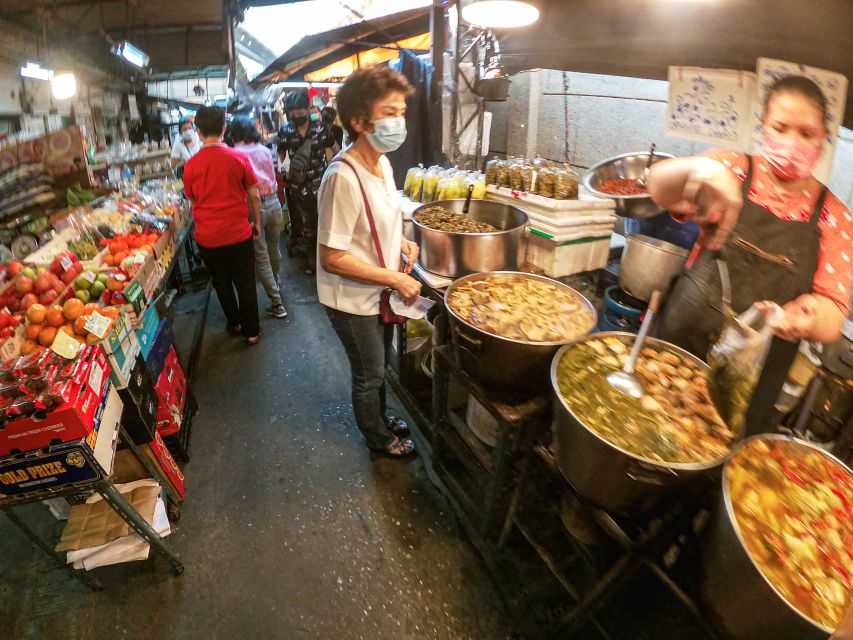Bangkok: Discover a Taste of Chinatown – 2 Hr Walking Tour - Pa Tong Go Savoey and the sweet side of the walk